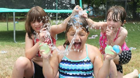 WATER BALLOON CHALLENGE!! Bunch O Balloons .